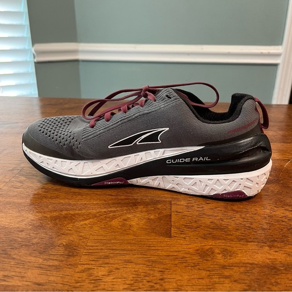 Altra Women’s Paradigm 4.5 gray red ego guide rail running shoes size 9 women’s - Picture 2 of 12